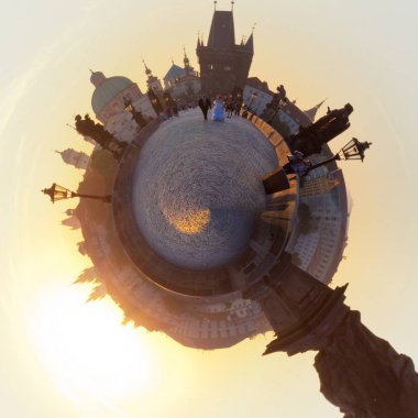 Charles Köprüsü'nün sessizlik eraly sabah keyfi