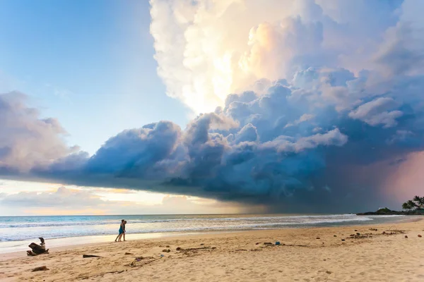 Ahungalla Beach, Sri Lanka - Lovely landscape and sky during sun — Stock Photo, Image