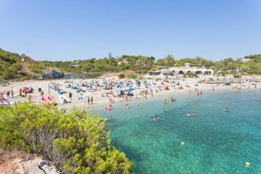 Cala Murada, Mallorca - Ağustos 2016 - turist rahatlatıcı ve banyo