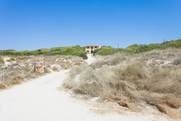 Platja d'es Trenc, Mallorca - wonen op het strand en gevoel in — Stockfoto