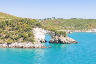 Apulia, İtalya - Cliff atılım Grotta della Campana Picco