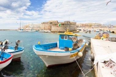 Gelibolu, Apulia - önünde seaport adlı balıkçı teknesi 