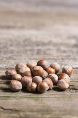 fındık üzerinde ahşap izole