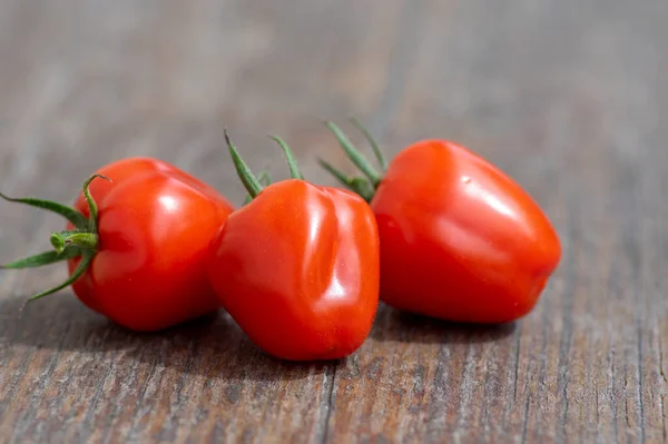 Solanum Lycopersicum Καλλιεργούνται Κόκκινη Ώριμη Ντομάτα Φράουλα Νόστιμα Φρέσκα Φρούτα — Φωτογραφία Αρχείου