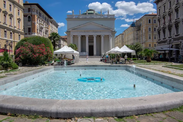 Trieste Italien Juni 2018 Kyrkan Sant Antonio Taumaturgo Slutet Canal — Stockfoto