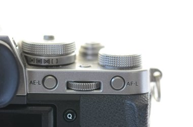 Eskisehir, Türkiye: Mart 01.2020: Fujifilm kamera X-T3 beyaz arkaplanda.