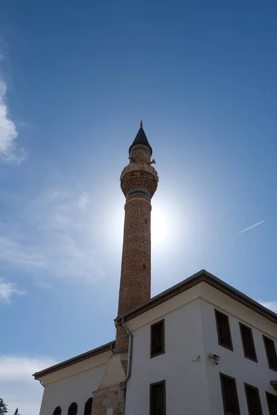 Vista Cúpula Mezquita Minarete Desde Exterior Lugar Islámico Culto — Foto de Stock
