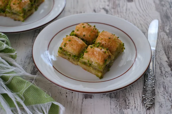 Dessert Tradizionale Turco Baklava Sul Tavolo Legno Vista Dall Alto — Foto Stock