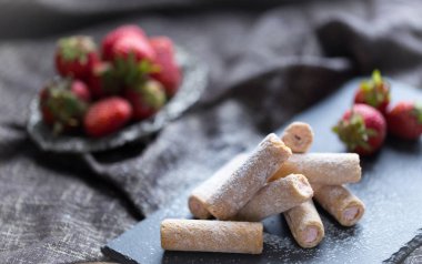 Çilek arka plan ile Collon bisküvi