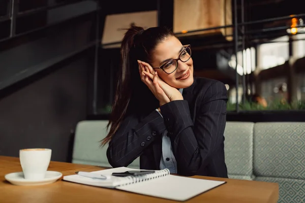 Happy Businesswoman Looking Side Girl Dreaming Something Beautiful Smile Her — Stock Photo, Image