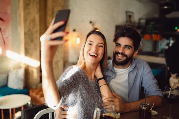 Young Attractive Couple Making Selfie — Stock Photo, Image