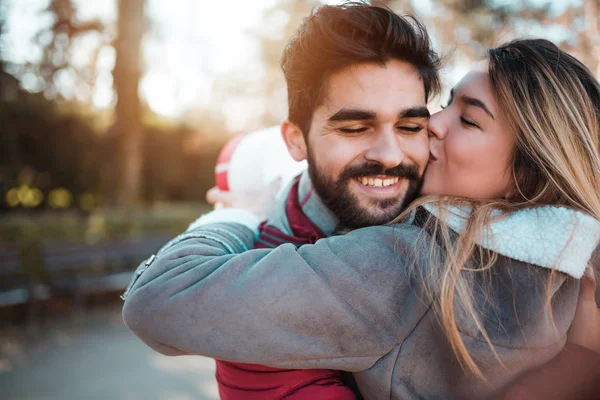 Cropped Shot Handsome Man Hugging His Beautiful Girlfriend — Stock Photo, Image