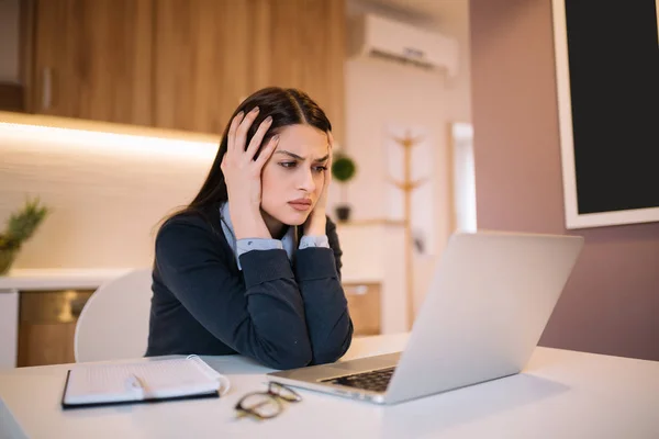 Frustrated Worried Young Woman Looks Laptop Upset Bad News Teenager — Stock Photo, Image