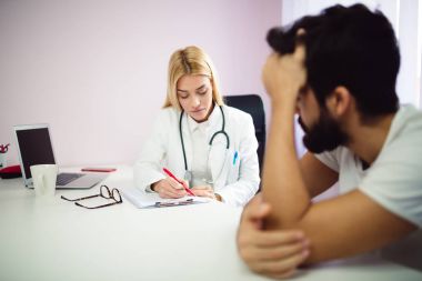 Kadın doktor hasta formunu doldurarak yapabilirsiniz. Erkek hasta doktor ile konuşmak sorunu ile.