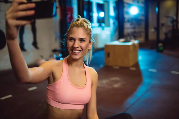 Close Beautiful Young Fit Girl Taking Selfie Gym — Stock Photo, Image