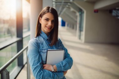 iş kadını holding belgeler