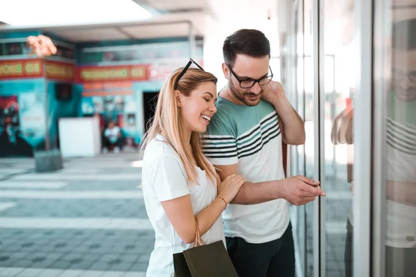 Young Good Looking Man Glasses Shows Her Girlfriend Something Interesting — Stock Photo, Image