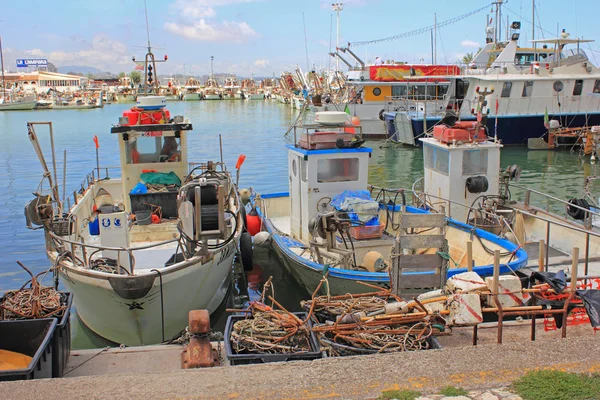 Balıkçı tekneleri limanda, Cattolica, İtalya