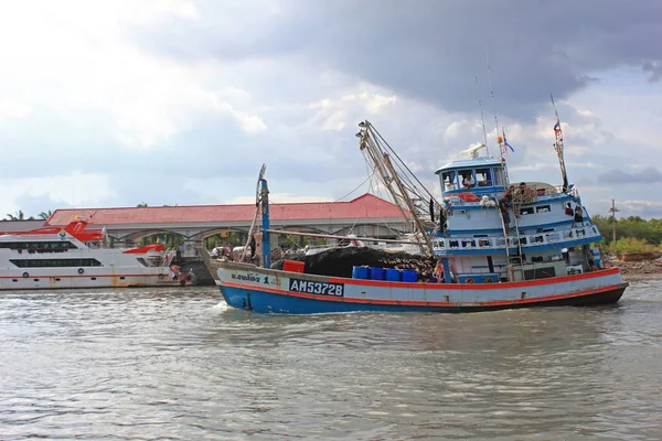 Colorful Fishing Ship Leaving Harbour Out Fishing Phuket Town Thailand — Stock Photo, Image