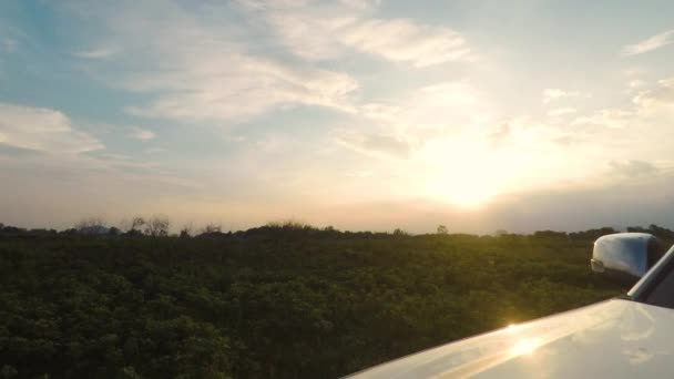 Time Lapse Του Ήλιου Πηγαίνει Κάτω Road Θέση Και Μπροστά — Αρχείο Βίντεο