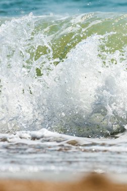 Deniz okyanus kıyısı dikey, yan görünüm. Kavram rahatla ve seyahat.