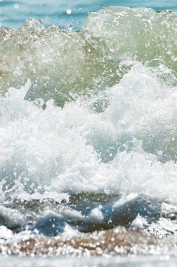 Deniz okyanus kıyısı dikey, yan görünüm. Kavram rahatla ve seyahat.