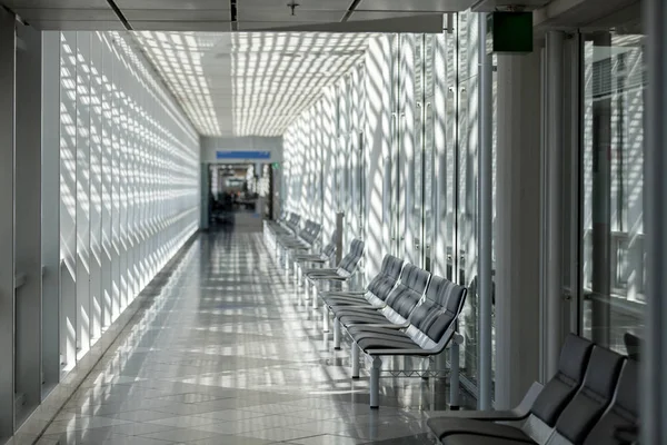 Aeroporto, sala de espera, área do viajante — Fotografia de Stock