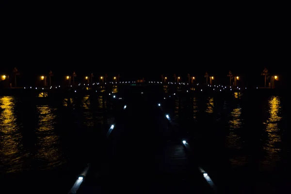 Blick auf die Insel in der Nacht — Stockfoto