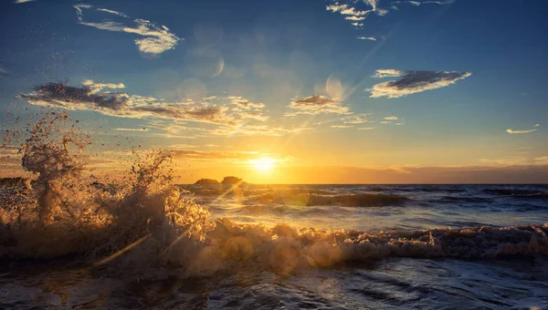 Sunset Beach Tayland adada dalga