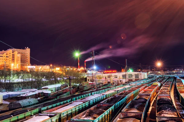 Murmansk tren istasyonu kutup gece boyunca