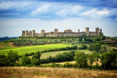 Monteriggioni, Siena - Siena, Toskana İtalya nin ili Monteriggioni taş duvarlar ile küçük ortaçağ köyü görmek