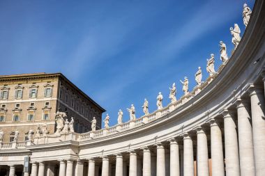 Roma Piazza San Pietro (St. Peter's Square) - sütunlu Bernini Gianlorenzo. İtalya