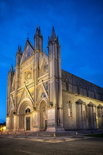 Πανοραμική Άποψη Του Καθεδρικού Ναού Της Orvieto Duomo Orvieto Νύχτα — Φωτογραφία Αρχείου