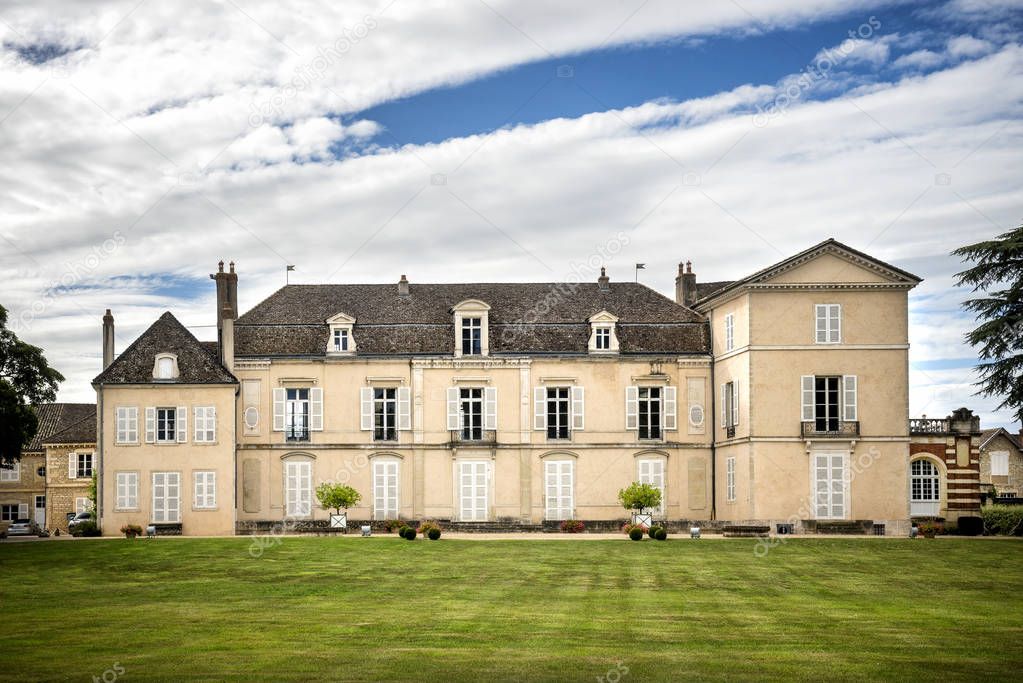 Borgogna, Montrachet. Chateau de Meursault. Cote d'Or. France