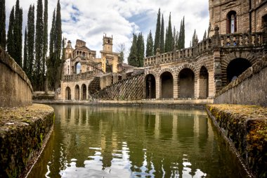 Montegabbione: Scarzuola, Ideal şehir gerçeküstü ülkenin Umbria bölgesinin antik Katolik Sanctuary park içinde Tommaso Buzzi tarafından tasarlanmış sanat eseri. İtalya.