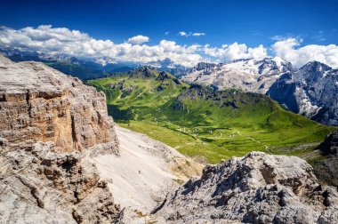 Belvedere ve Marmolada Buzulu Sass Pordoi 'de görüldü. Trentino Alto Adige, İtalya