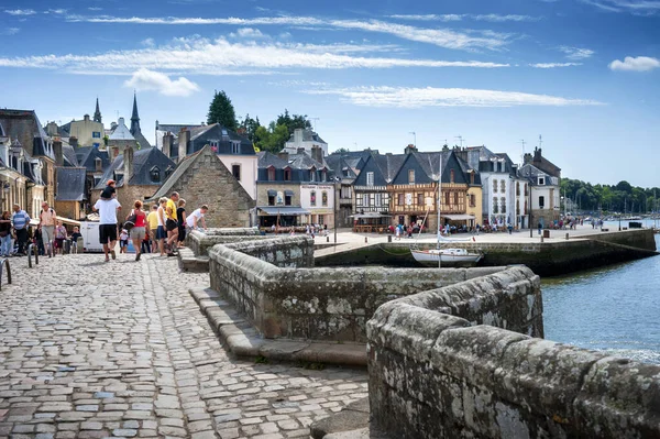 Auray Saint Goustan Kikötője Turisták Séta Történelmi Központjában Brittany Franciaország — Stock Fotó