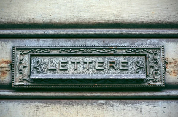 Old Logam Letterbox Pintu Italia — Stok Foto