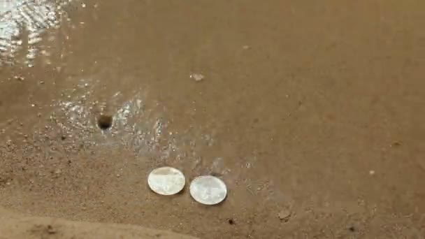 Κύματα της θάλασσας είναι το τροχαίο κρυπτό νόμισμα — Αρχείο Βίντεο