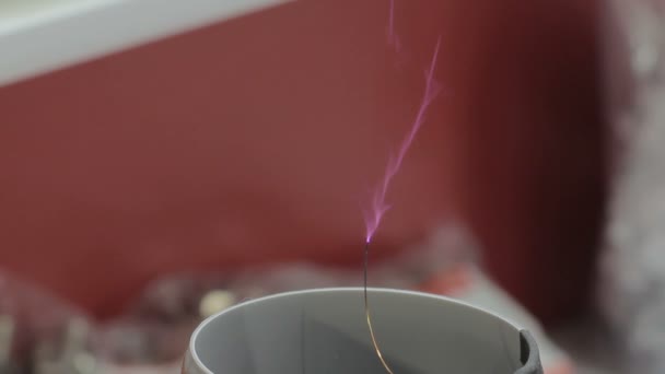 Elektrisk belysningseffekt, abstrakt techno röd bakgrund — Stockvideo