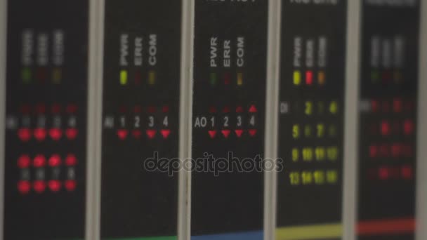 Parámetros del panel de control del equipo. cambio digital rojo en tiempo real — Vídeos de Stock