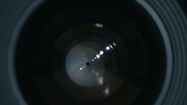 Kamera baş cam. Yakın açılış ve kapanış objektif kamera diyafram kadar