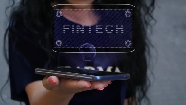Nő mutatja Hud hologram Fintech — Stock videók