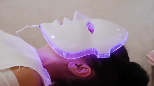 Led Anti-aging mask — Stock video