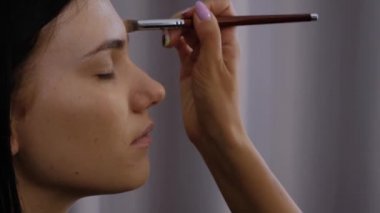 Profesyonel makyöz.