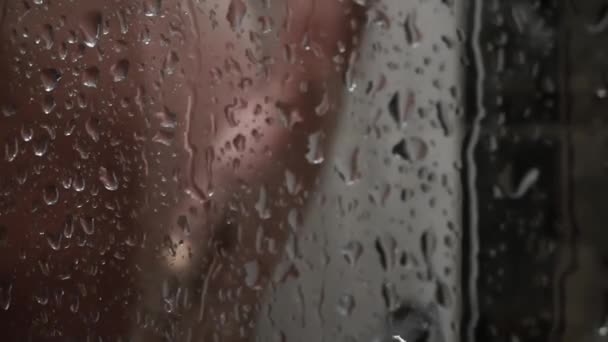 Água flui para baixo chuveiro stall — Vídeo de Stock