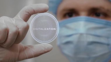Doktor holograma dijitalleşmeyle bakıyor