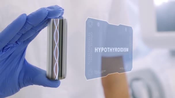 Hand i handske med hologram Hypotyreos — Stockvideo