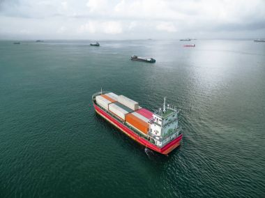 Kargo gemisinin havadan görünümü, kargo konteyner depo Harbor bir
