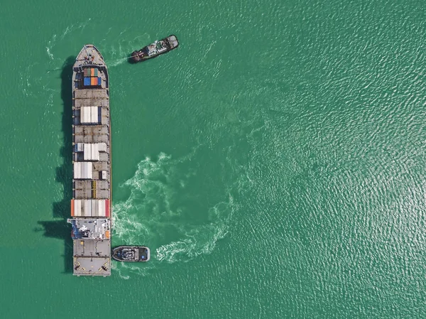 Vista aérea do navio de carga, contentor de carga no porto de armazém a — Fotografia de Stock